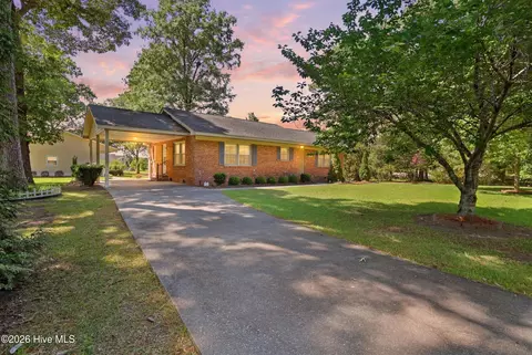 5218 Carr Dr, Grifton, NC 28530