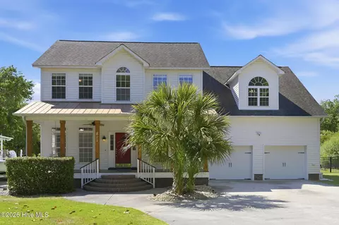 811 Albatross Way, Hampstead, NC 28443