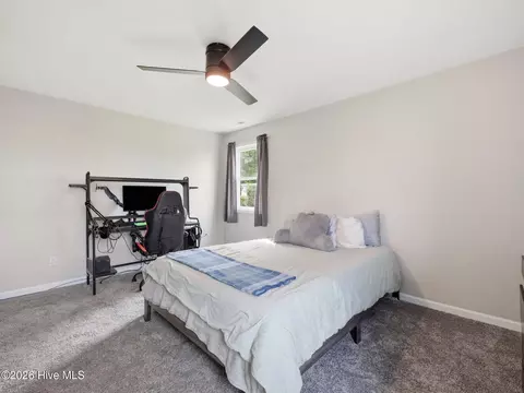 Bedroom - 94 Evergreen Dr, Hubert, NC 28539 photo 7 of 8