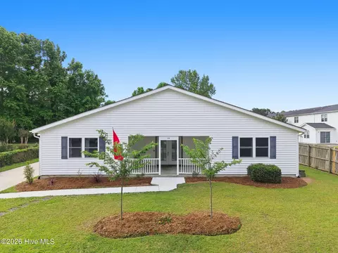 94 Evergreen Dr, Hubert, NC 28539