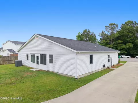 Exterior - 94 Evergreen Dr, Hubert, NC 28539 photo 6 of 8