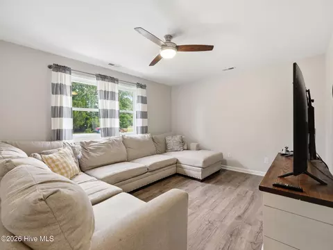 Living - 94 Evergreen Dr, Hubert, NC 28539 photo 1 of 4