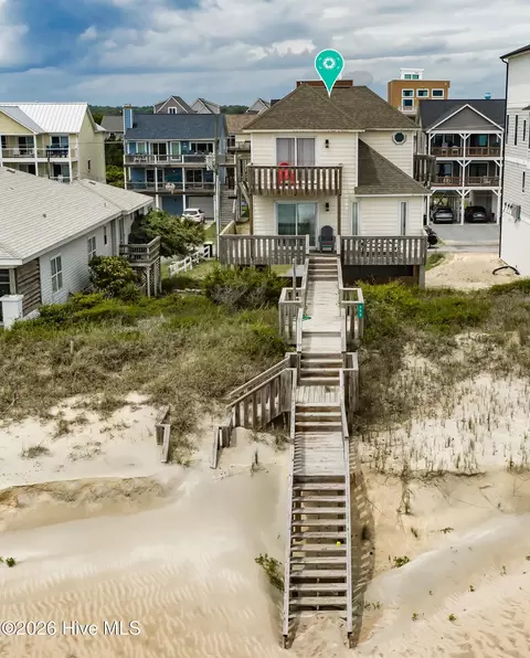 608 S Shore Dr, Surf City, NC 28445