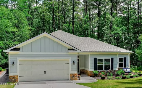 212 Deveraux Pt, Mccormick, SC 29835