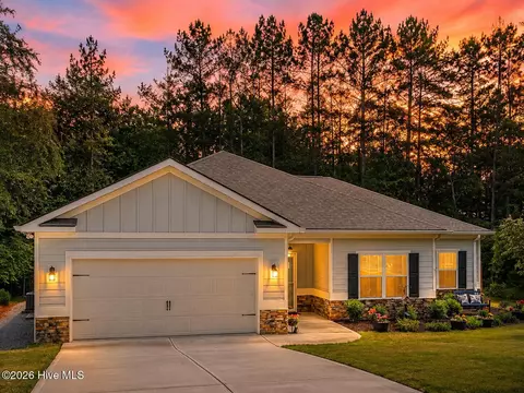 212 Deveraux Pt, Mccormick, SC 29835