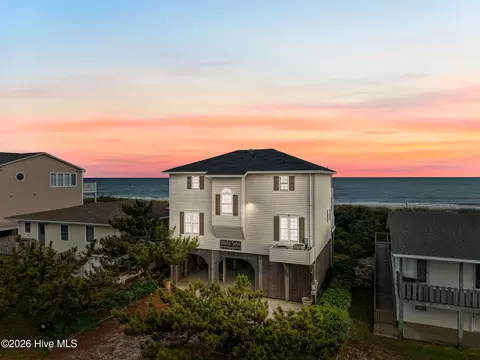 907 Ocean Blvd W, Holden Beach, NC 28462