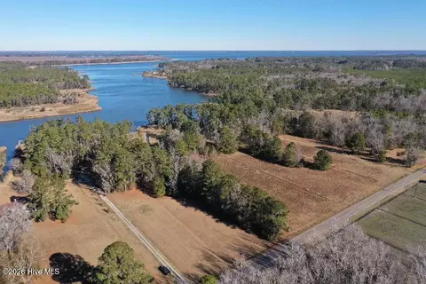 1912 Spring Creek Rd, Aurora, NC 27806