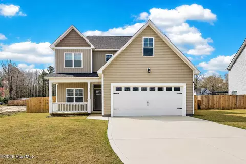 205 W Theriault Ct, Jacksonville, NC 28540