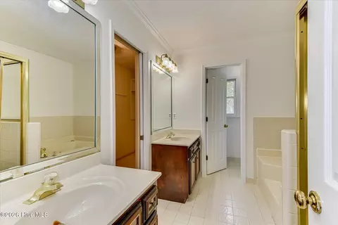 Bath - 466 Baker Woods Trl, Martinez, GA 30907 photo 2 of 4