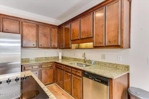 Kitchen - 466 Baker Woods Trl, Martinez, GA 30907 photo 3 of 7