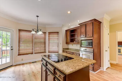 Kitchen - 466 Baker Woods Trl, Martinez, GA 30907 photo 7 of 7