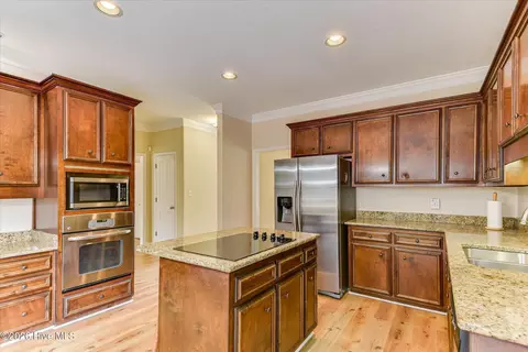 Kitchen - 466 Baker Woods Trl, Martinez, GA 30907 photo 4 of 7