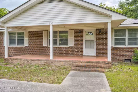 Exterior - 310 Black St, Thomson, GA 30824 photo 2 of 6