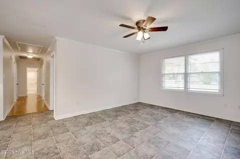 Living - 310 Black St, Thomson, GA 30824 photo 4 of 6