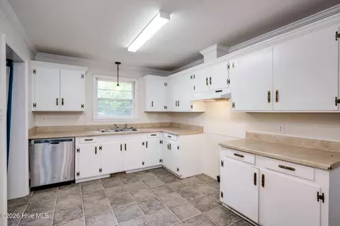 Kitchen - 310 Black St, Thomson, GA 30824 photo 2 of 3