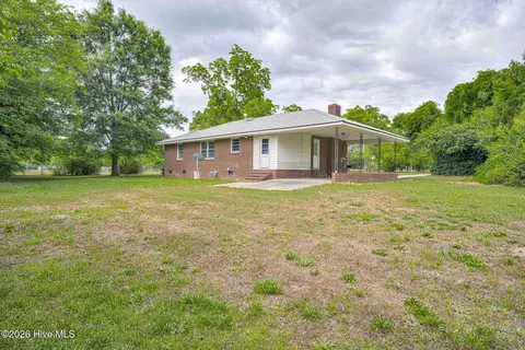 Exterior - 310 Black St, Thomson, GA 30824 photo 4 of 6