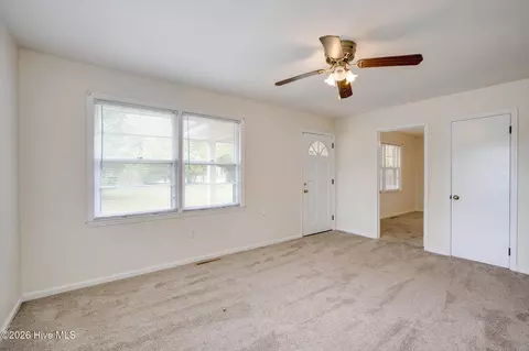 Living - 310 Black St, Thomson, GA 30824 photo 2 of 6