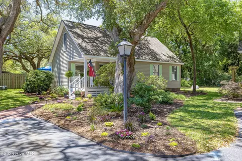 313 E Brown St #G, Southport, NC 28461