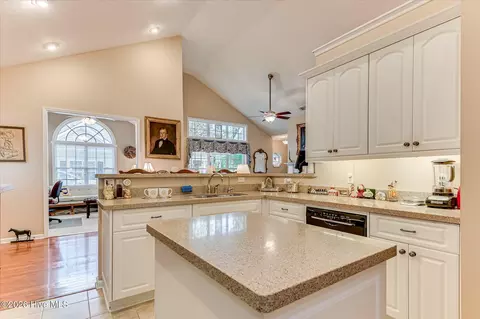 Kitchen - 1502 Amberley Dr, Evans, GA 30809 photo 4 of 6