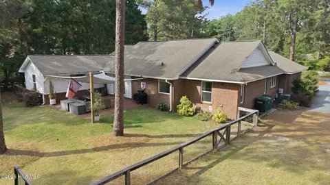 Exterior - 15 Mcleod Rd, Pinehurst, NC 28374 photo 6 of 8