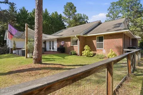 Exterior - 15 Mcleod Rd, Pinehurst, NC 28374 photo 4 of 8