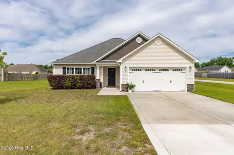 309 Cadenza Ln, Richlands, NC 28574