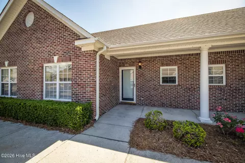 218 Eucalyptus Ln, Wilmington, NC 28412