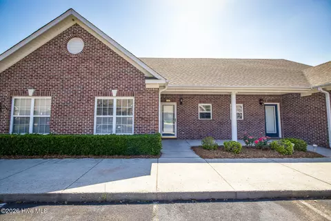 218 Eucalyptus Ln, Wilmington, NC 28412