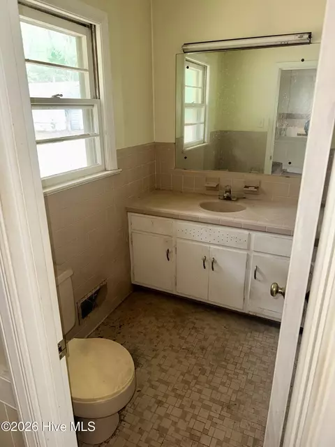 Bath - 764 Nc-231, Spring Hope, NC 27882 photo 1 of 2