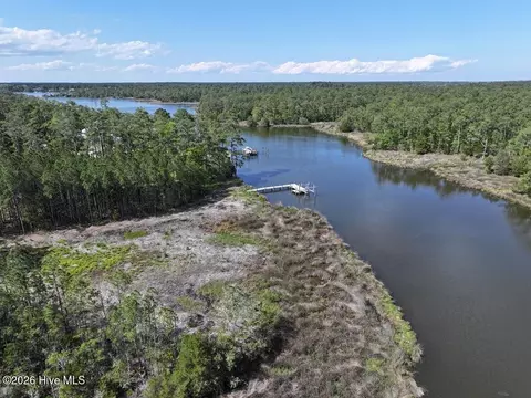 499 Tar Creek Rd, Oriental, NC 28571