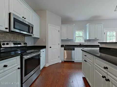 Kitchen - 3005 Pointewest Dr, Augusta, GA 30909 photo 2 of 3