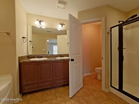 Bath - 3005 Pointewest Dr, Augusta, GA 30909 photo 1 of 3