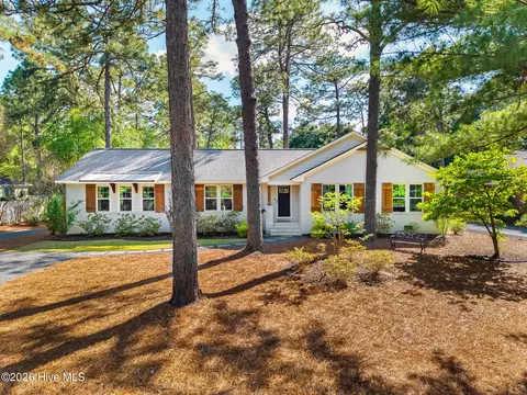 5 Mcleod Rd, Pinehurst, NC 28374