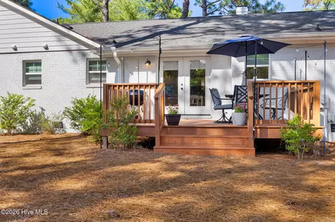 Exterior - 5 Mcleod Rd, Pinehurst, NC 28374 photo 6 of 10