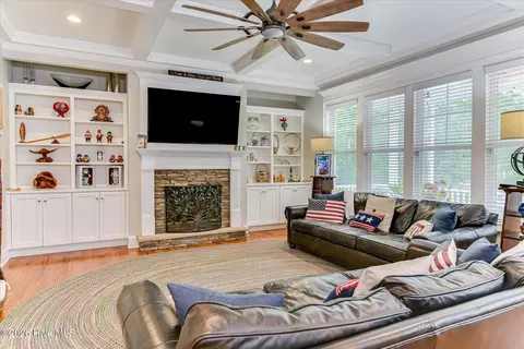 Living - 984 Bartram Rdg, Evans, GA 30809 photo 2 of 5