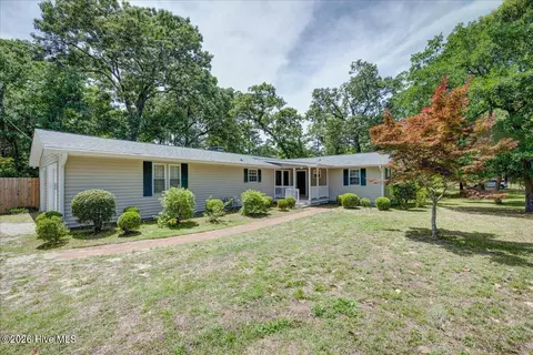5107 White Oak Dr, Trent Woods, NC 28562