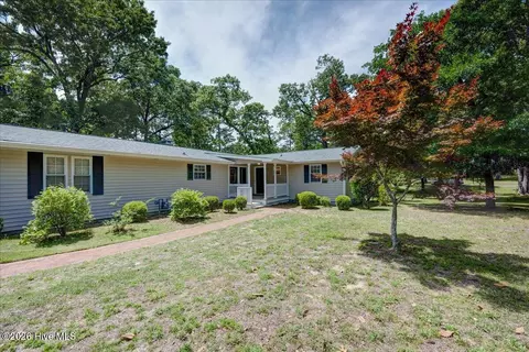 5107 White Oak Dr, Trent Woods, NC 28562