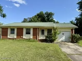 6 Cornell Dr, Jacksonville, NC 28546