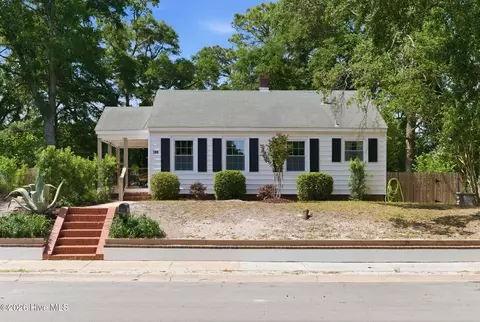 705 Ivey Cir, Wilmington, NC 28401