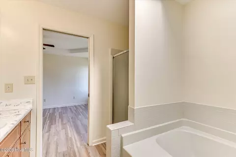Bath - 3207 Darwood Dr, Augusta, GA 30906 photo 3 of 4