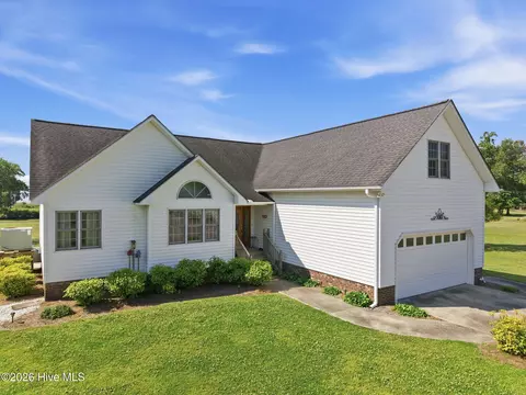 856 Wide Waters Dr, Bath, NC 27808