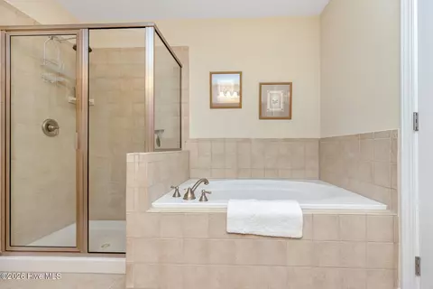 Bath - 75 Shadow Creek Ct, Pinehurst, NC 28374 photo 3 of 5