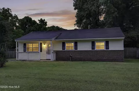 233 Brighton Rd, Wilmington, NC 28409
