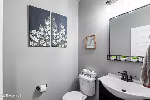 Bath - 2758 Huntcliffe Dr, Augusta, GA 30909 photo 1 of 3