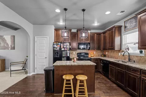 Kitchen - 2758 Huntcliffe Dr, Augusta, GA 30909 photo 2 of 4