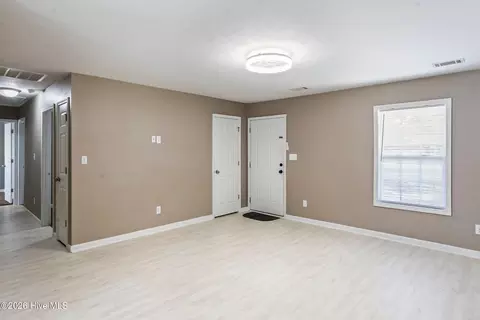 Living - 502 Violet St, Thomson, GA 30824 photo 2 of 2