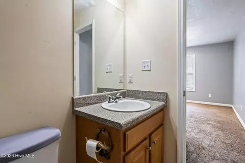 Bath - 502 Violet St, Thomson, GA 30824 photo 2 of 4