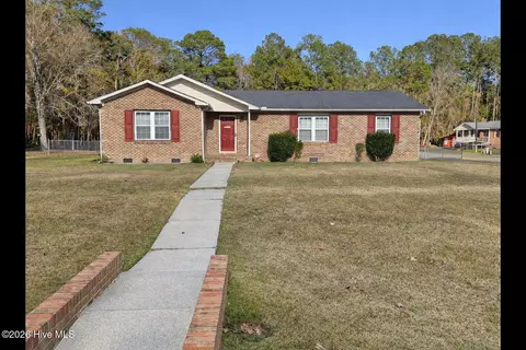 200 Carolina Dr, Jacksonville, NC 28546