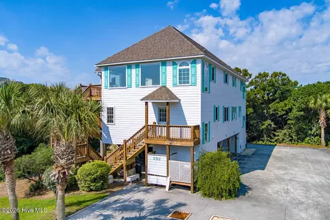 101 Shipwreck Ln E, Emerald Isle, NC 28594