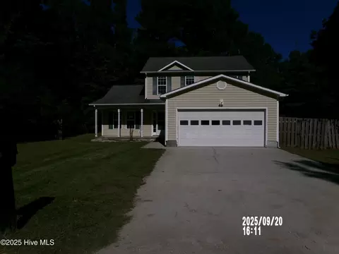 624 Walnut Dr, Jacksonville, NC 28540